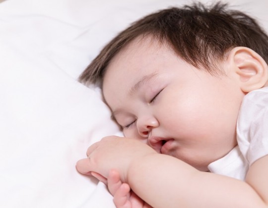 Bé ngủ thở khò khè: Nguyên nhân và cách giúp trẻ cải thiện giấc ngủ hiệu quả nhất